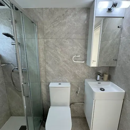 White 1-bdr Agyos Tychonas Limassol