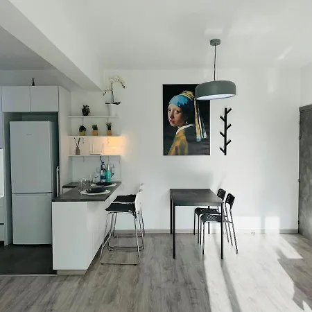 Apartmán White 1-bdr Agyos Tychonas *