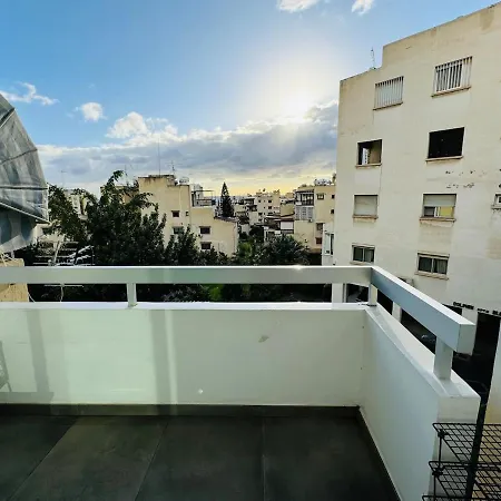 Apartmán White 1-bdr Agyos Tychonas Lemesos