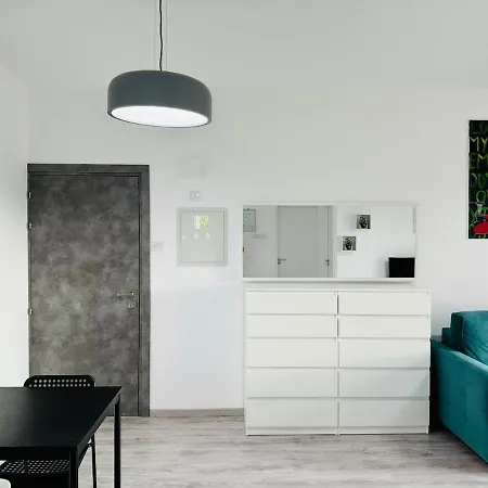 White 1-bdr Agyos Tychonas Apartament *