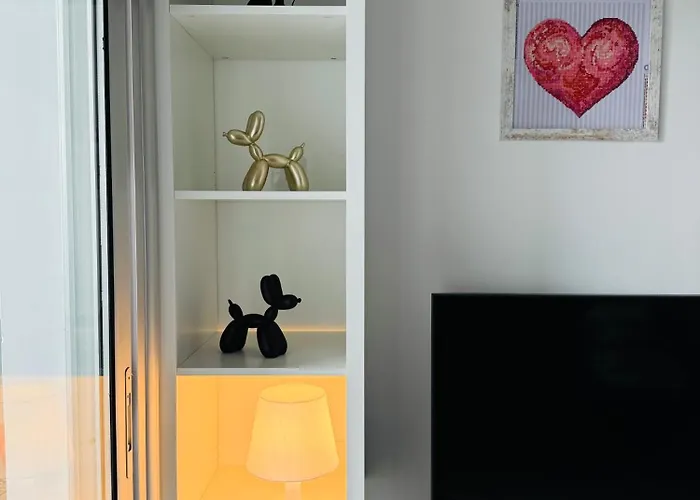 White 1-bdr Agyos Tychonas *